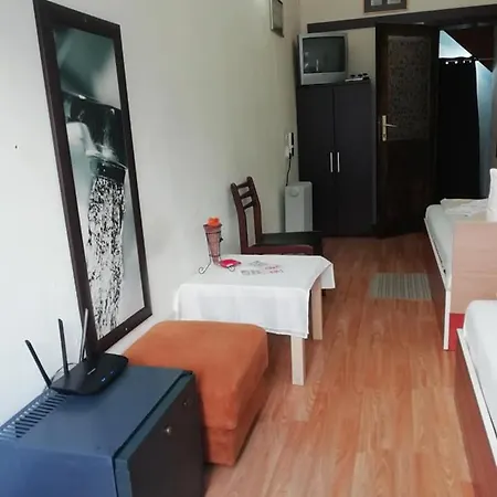 Самостоятелна Стая-Капана Guest house *